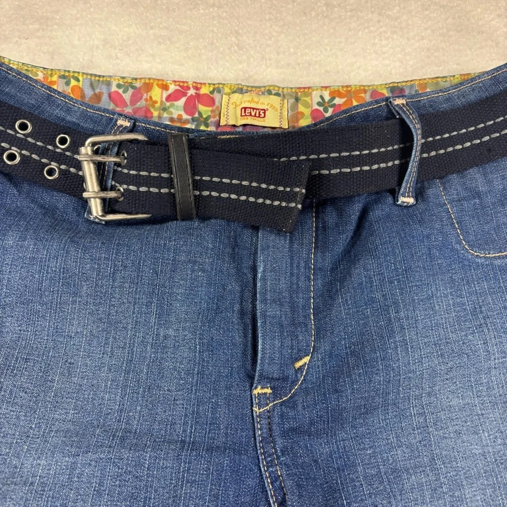 Levi’s Women’s Y2K Tab Twills Denim Shorts Size 6 With Belt Navy Cuffed Hem - Picture 3 of 6